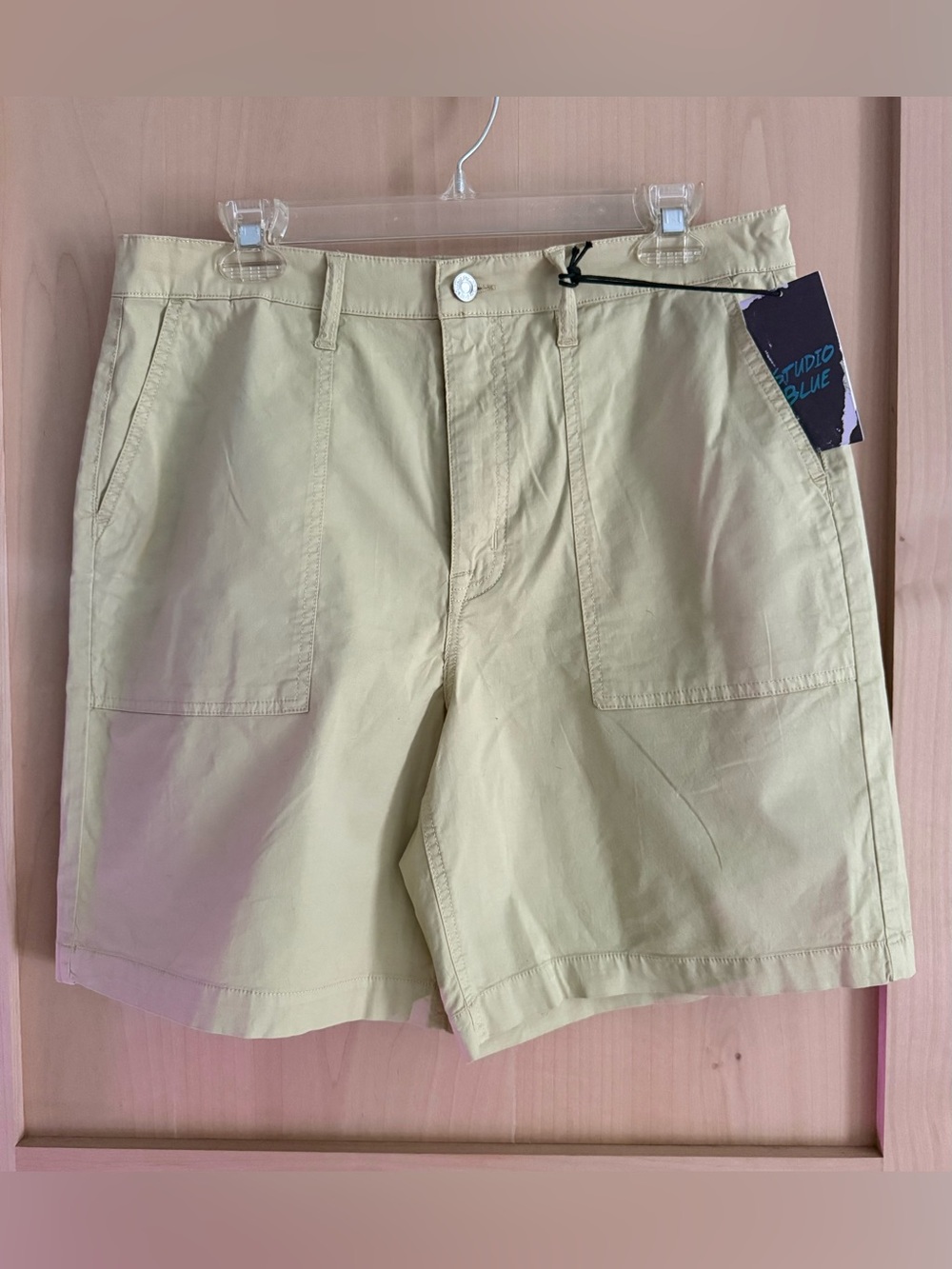 Studio Blue Women's Green Flat-Front Utility Shorts